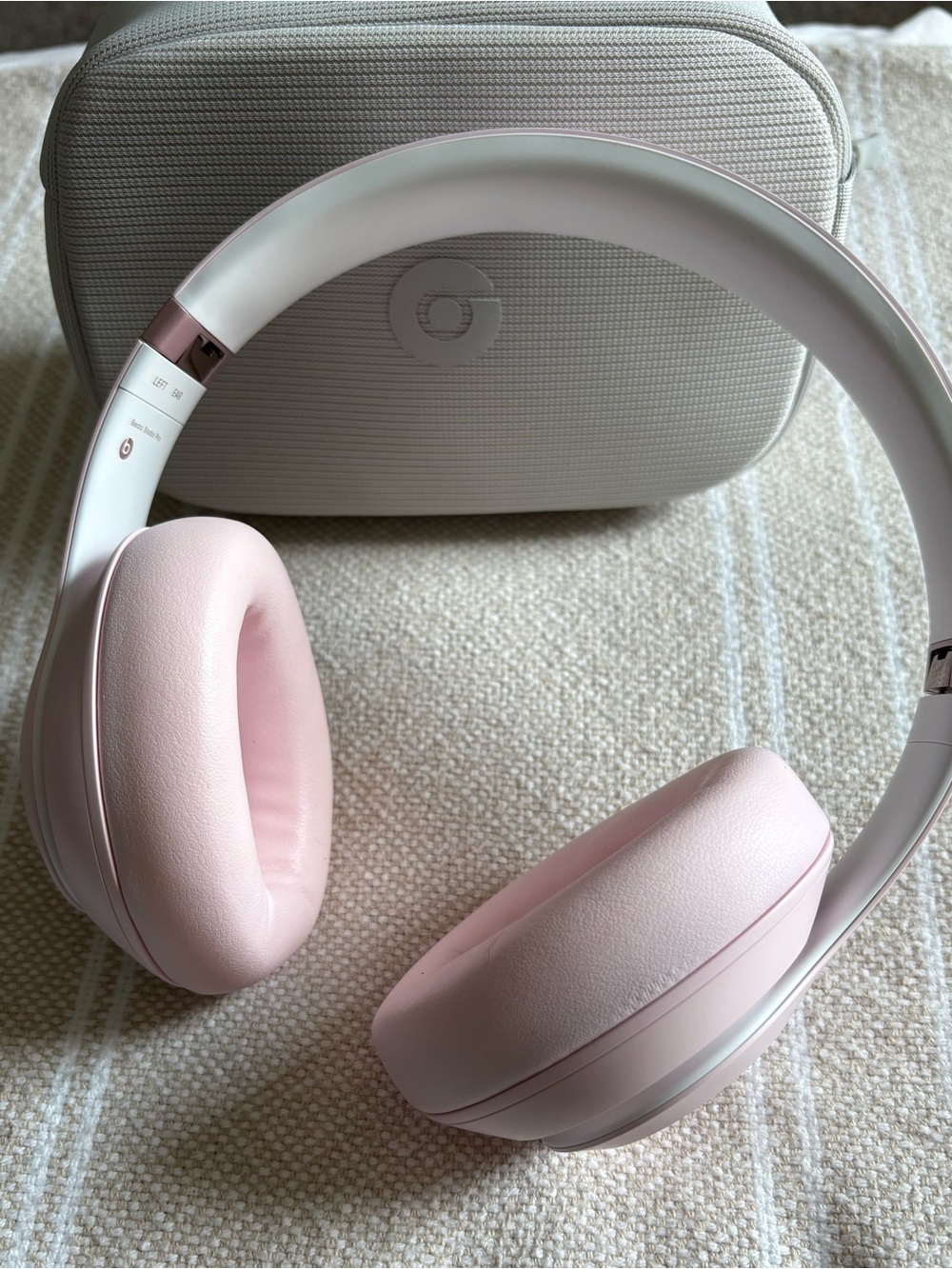 Beats Studio Pro Headphones - Pink